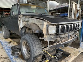 1982 TOYOTA TRUCK BLACK SR5 STD CAB 2.4L MT 4WD Z19468